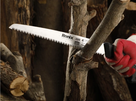 curved-pruning-saw