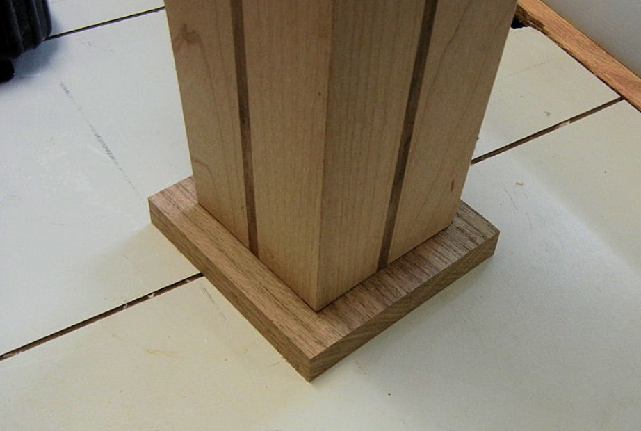 قسمت پایینی گلدان چوبی