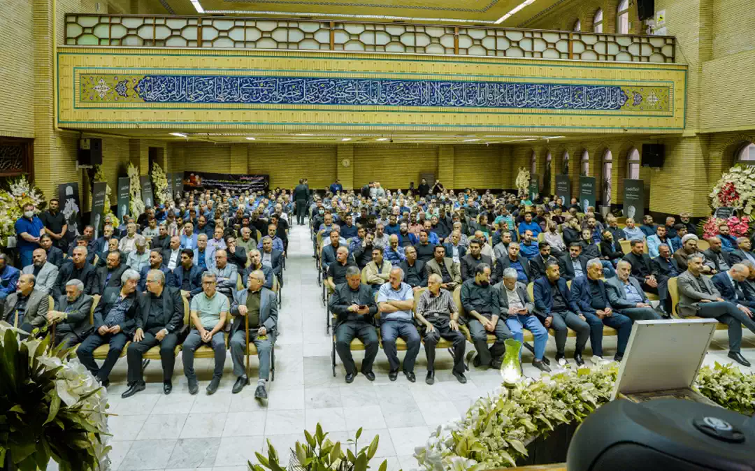 حضور پرشور علاقه‌مندان به زنده یاد حاج محمدجواد رامخو در مسجد نور تهران