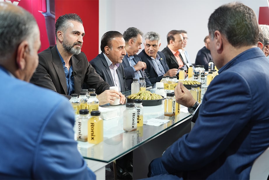 جلسات محمدرضا رامخو با مدیران صنایع و بزرگان بازار ابزار