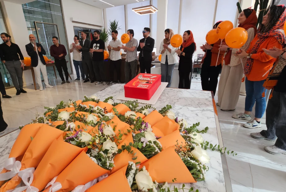 تولد مهرماهیها در رونیکس