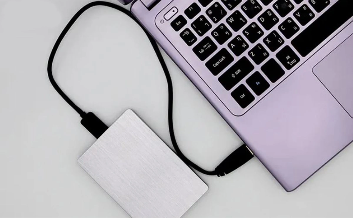 لپ تاپ و هارد اکسترنال