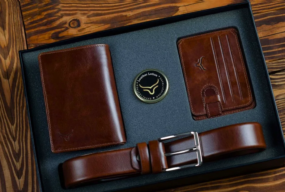 کیف پول، کمربند و ست‌های هدیه