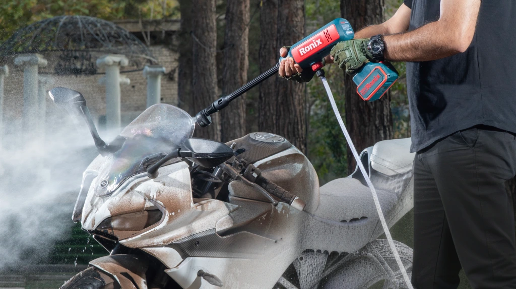 بهترین کارواش شارژی؛ کارواش شارژی 8628 رونیکس